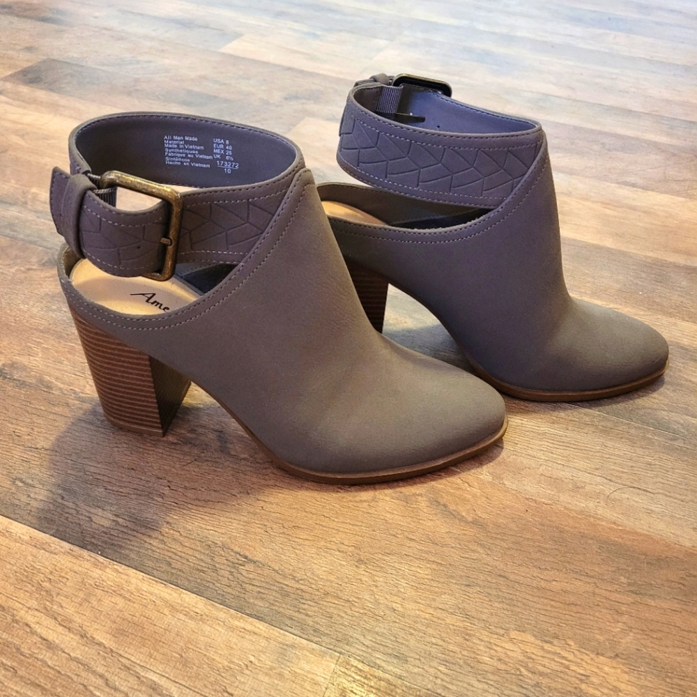American Eagle Booties